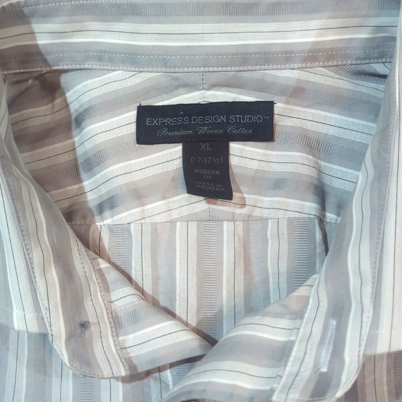 Express Button Up - Picture 2 of 3